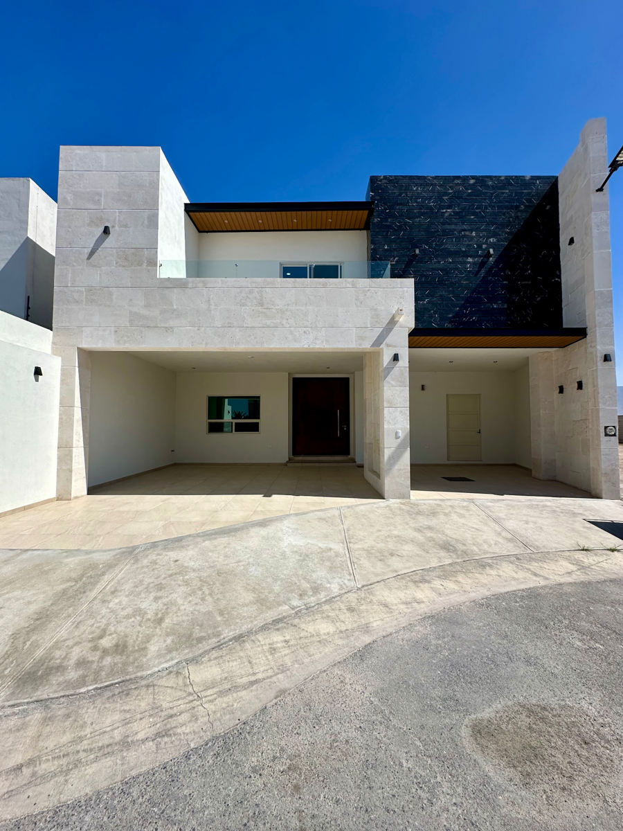 Casa en venta en Rincón de Alcántara, Saltillo — foto 1 de 15