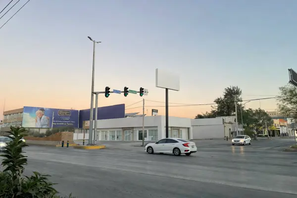 Terreno comercial en renta con construcción sobre Blvd. Revolución y Calz. Estadio en Torreón Terreno comercial en renta con construcción sobre Blvd. Revolución y Calz. Estadio en Torreón