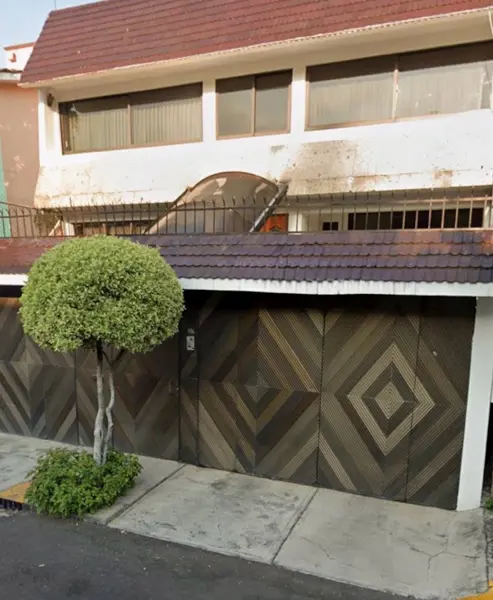 Venta casa Paseos de Taxqueña Coyoacán 4 recamaras jardín amplio 4 estacionamientos