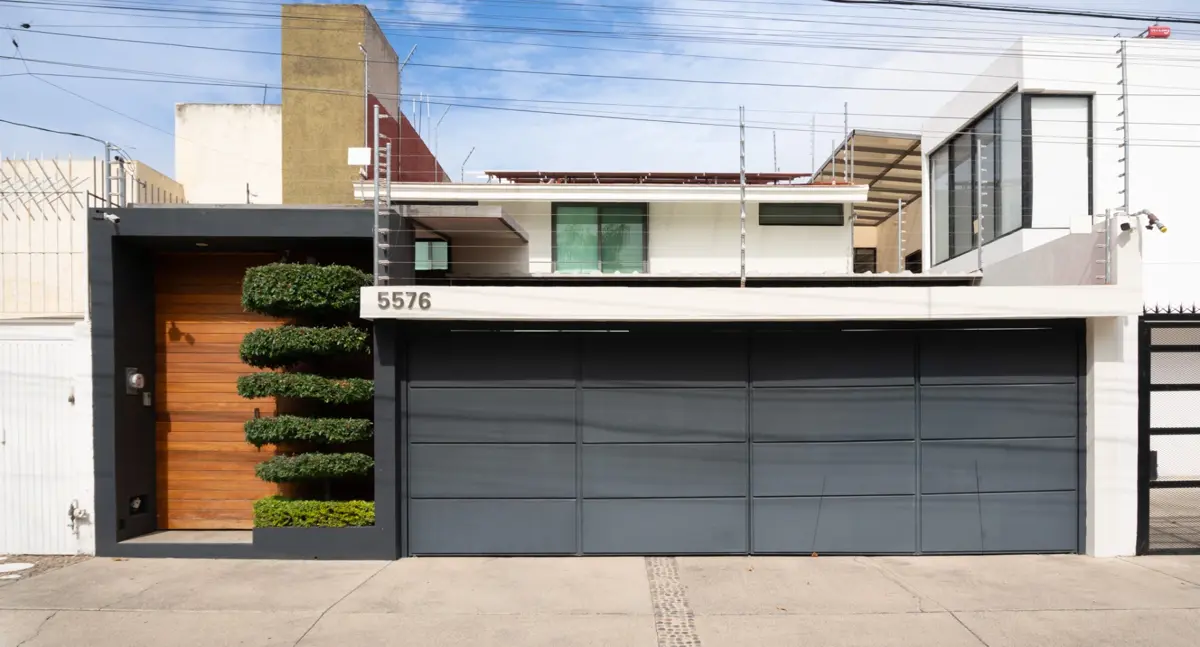 Casa en venta en Jardines Vallarta, Zapopan — foto 1 de 12