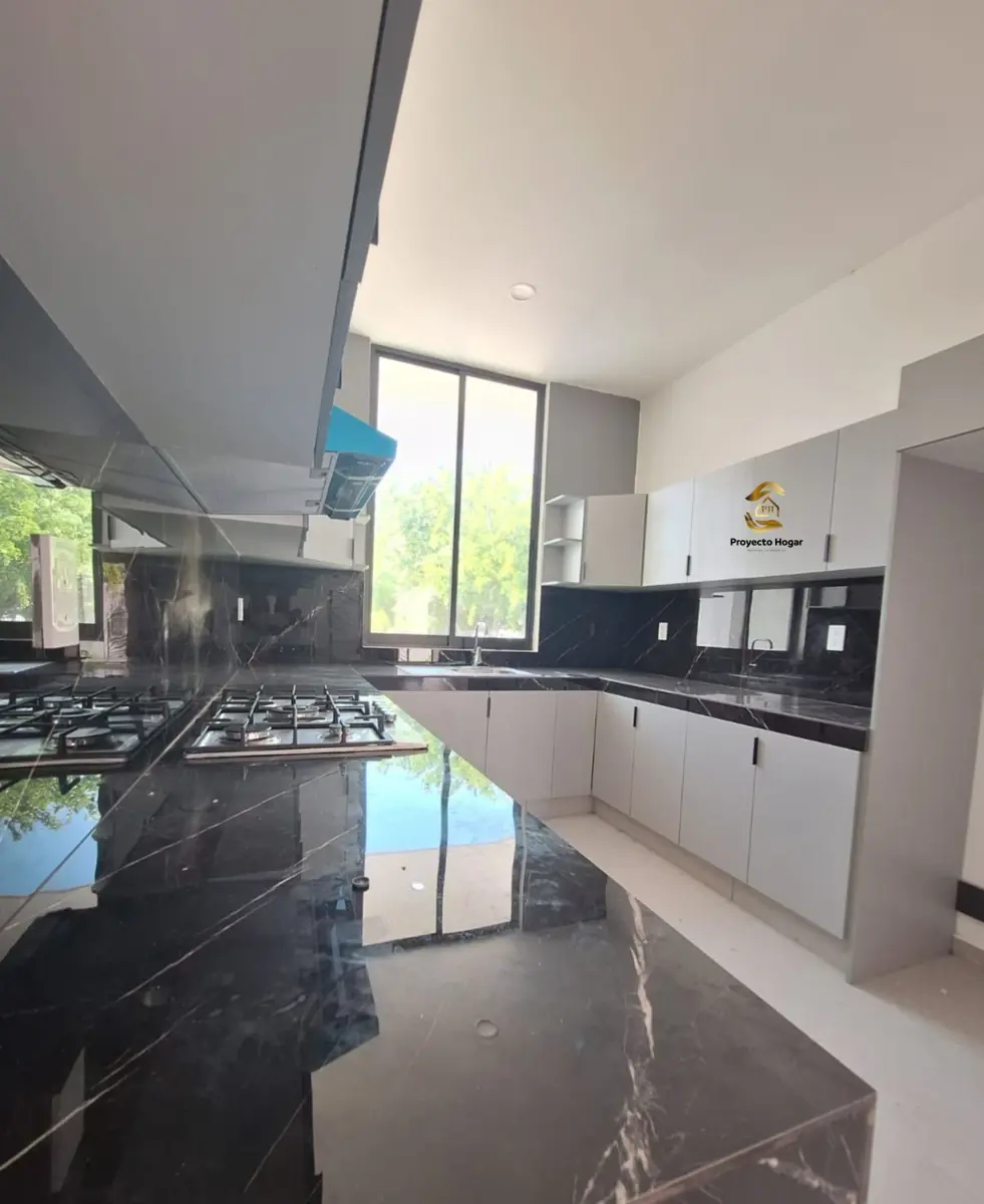 Vista 2 de CASA EN VENTA EN VILLA DE ALVAREZ, COLIMA