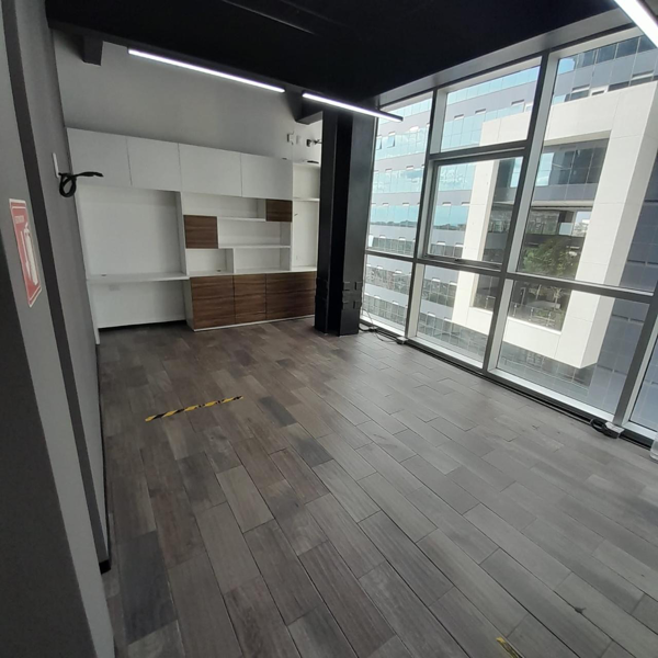Oficina en renta en WTC Juriquilla- Exclusividad, imagen corporativa y ubicación estratégica.