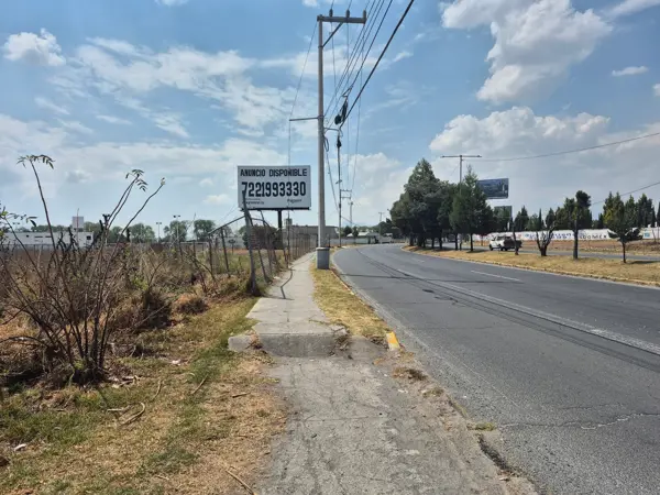 Terreno comercial y habitacional