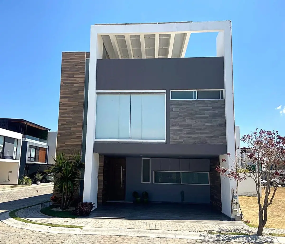Casa en venta en Lomas de Angelópolis, San Andrés Cholula — foto 1 de 30