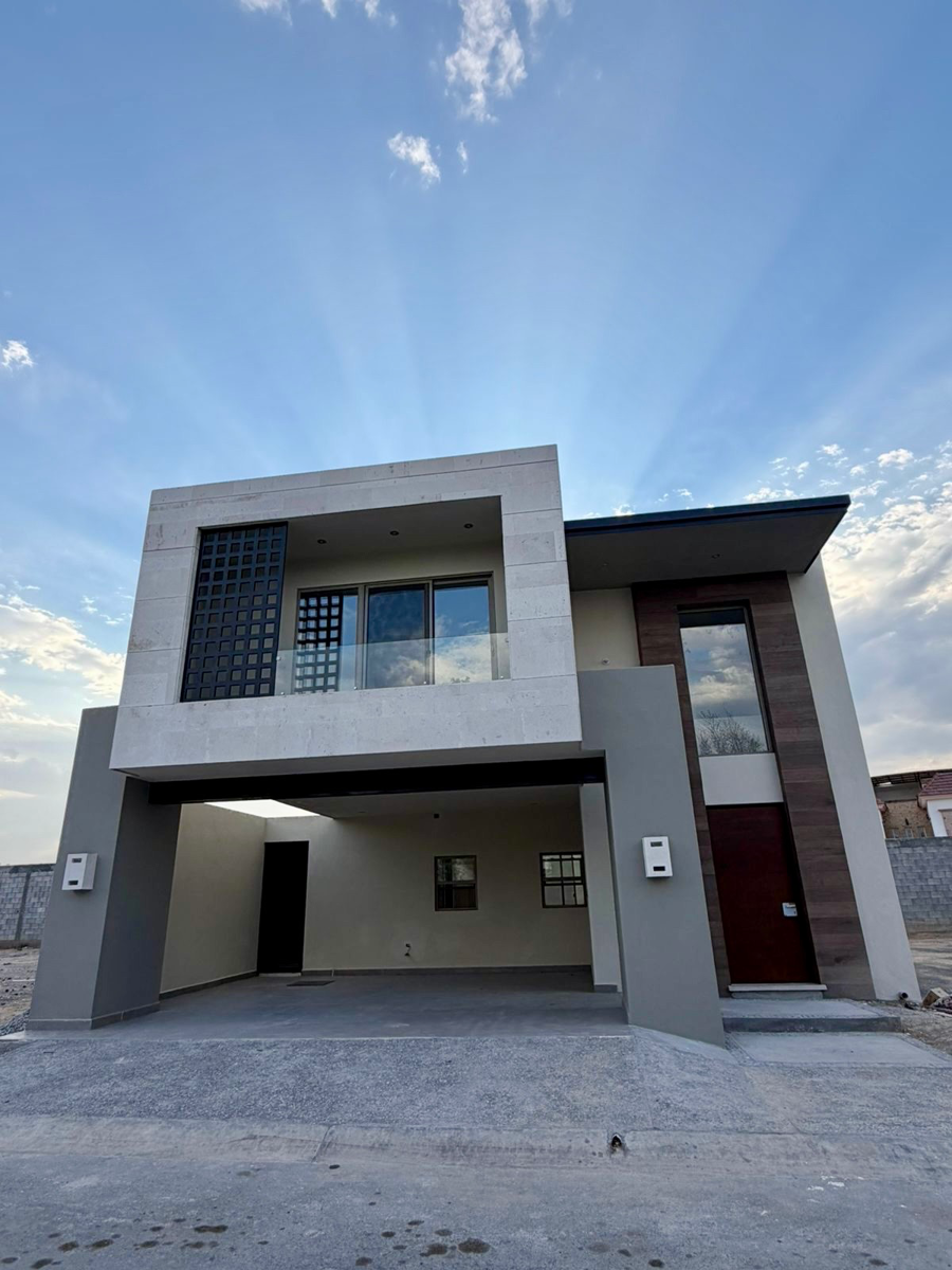 Casa en venta en Monte Sabino Residencial, Saltillo — foto 1 de 15