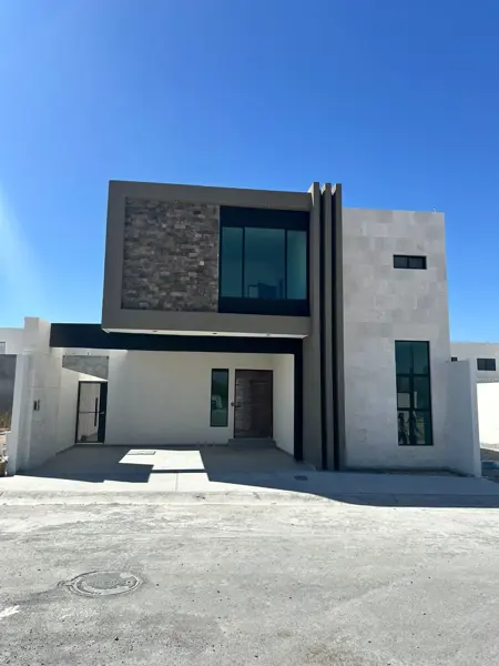 VENTA DE CASA  AL NORTE DE SALTILLO VALLE DE FONTANA