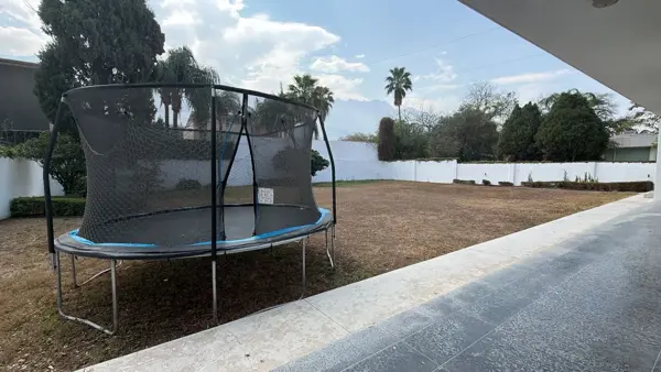 Casa en venta en Del Valle, San Pedro Garza García — foto 2 de 3