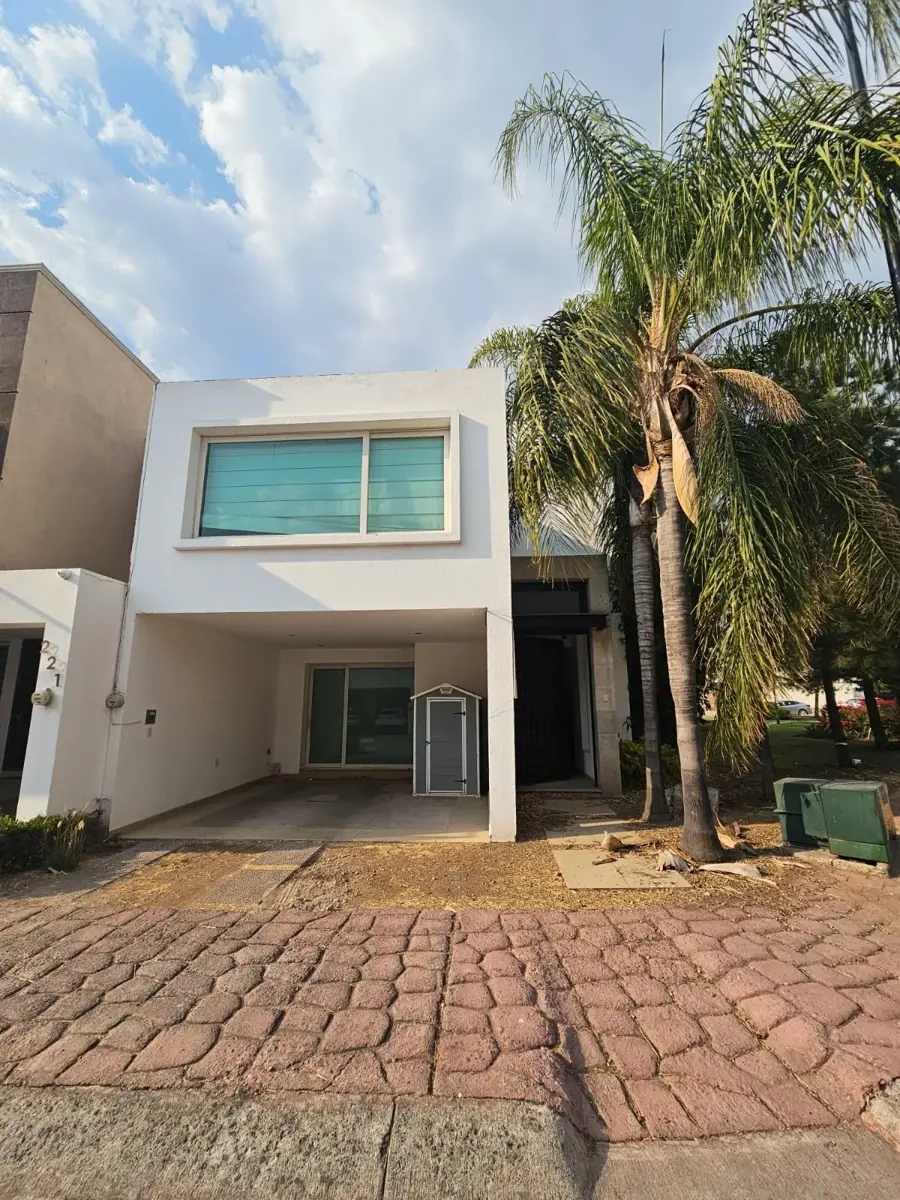 Casa en venta en Jardines de Santa Fe, León — foto 1 de 8