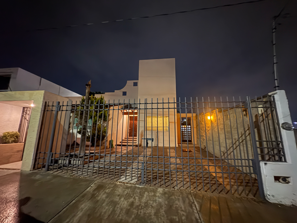 Casa en Venta en Juriquilla, Querétaro - Espacios Amplios y Jardín Privado