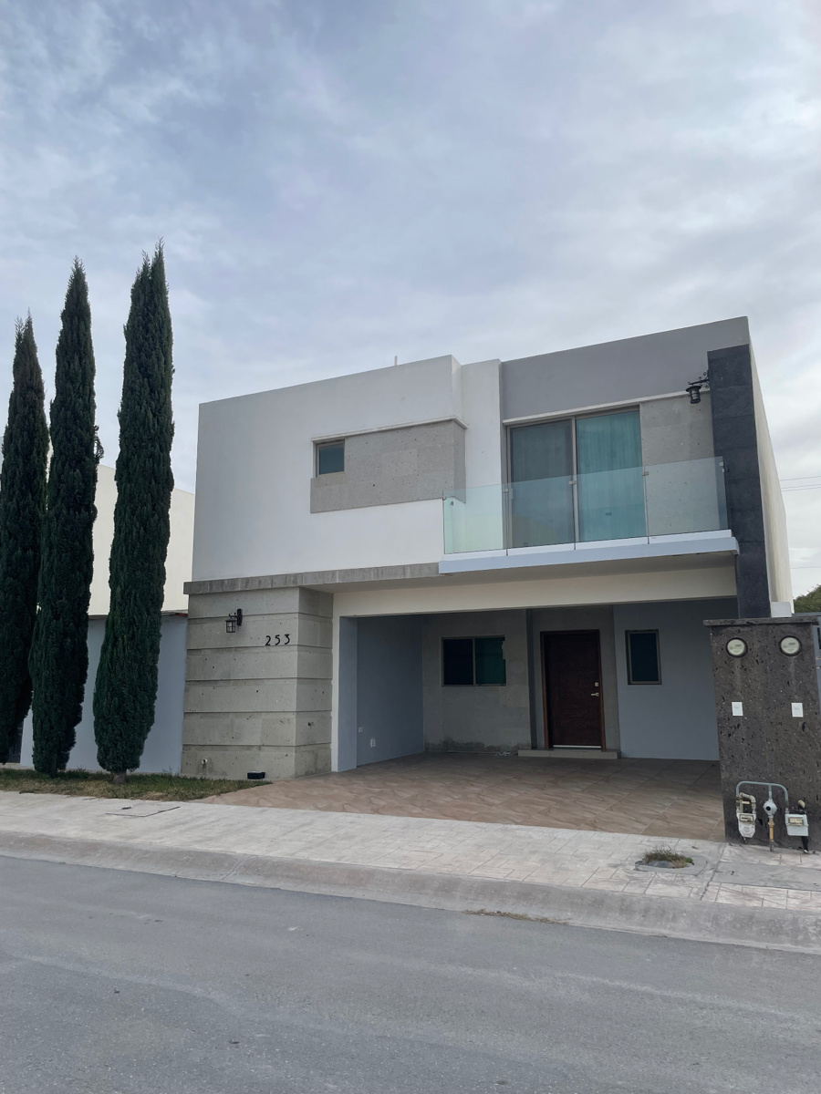 Casa en renta en Las Misiones, Saltillo — foto 1 de 16