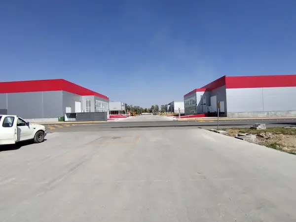 NAVE INDUSTRIAL EN VENTA EN EL MARQUES CERCA DEL AEROPUERTO
