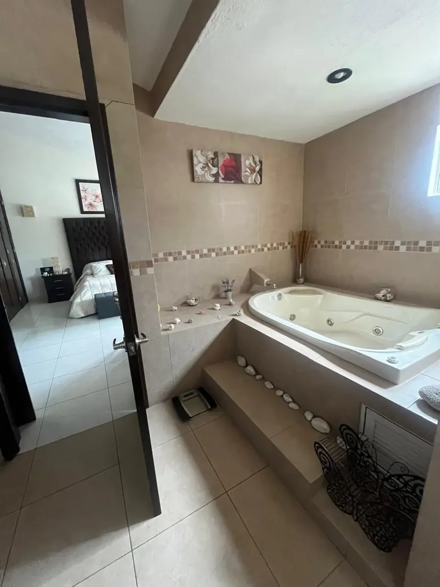 Casa en venta en La Hacienda de León Residencial y Golf, León — foto 1 de 21