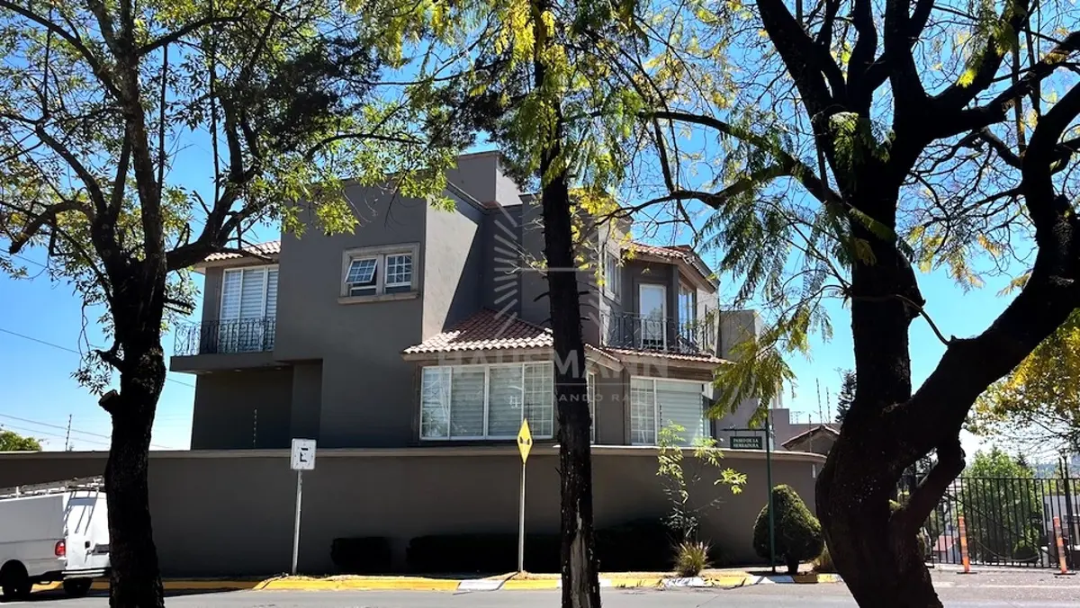 Casa en venta en Lomas de la Herradura, Huixquilucan — foto 1 de 34