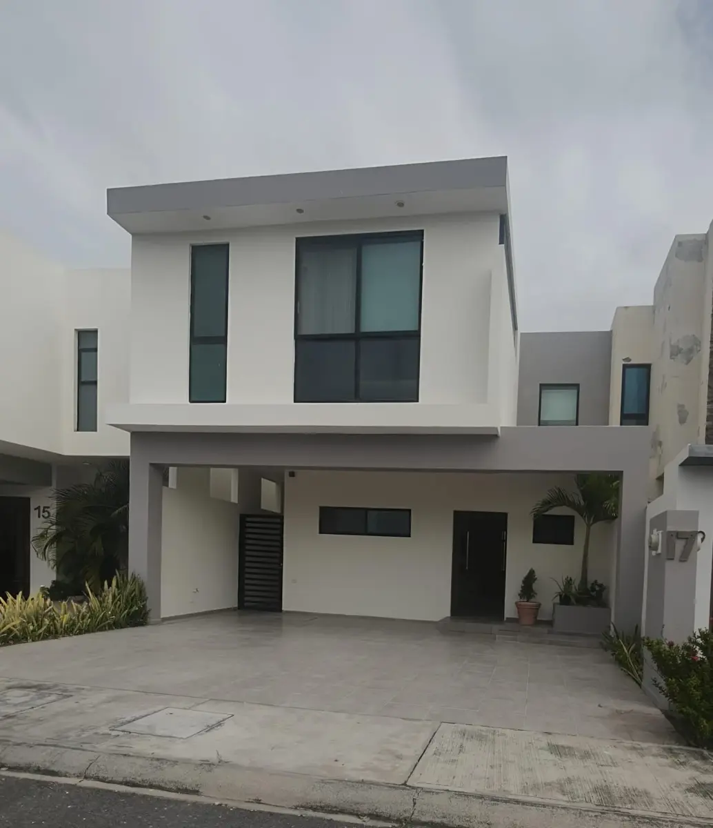 Casa en venta en Lomas de la Rioja, Alvarado — foto 1 de 36