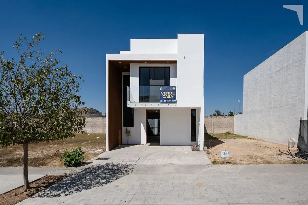 Casa en venta en Capital Norte, Zapopan — foto 1 de 33