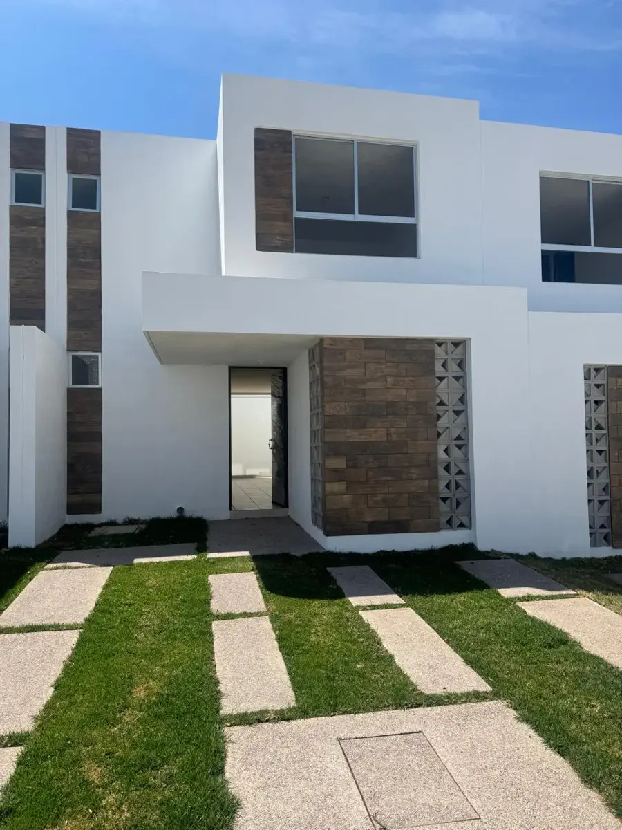 Casa en venta en Castelo San Francisco, San Francisco de los Romo — foto 1 de 30