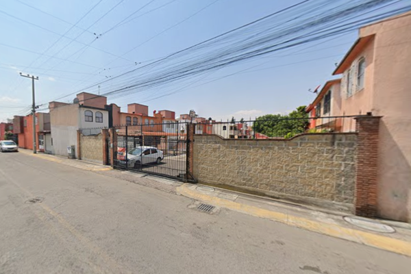 Casa en venta en San Mateo Otzacatipan, Toluca — foto 2 de 16