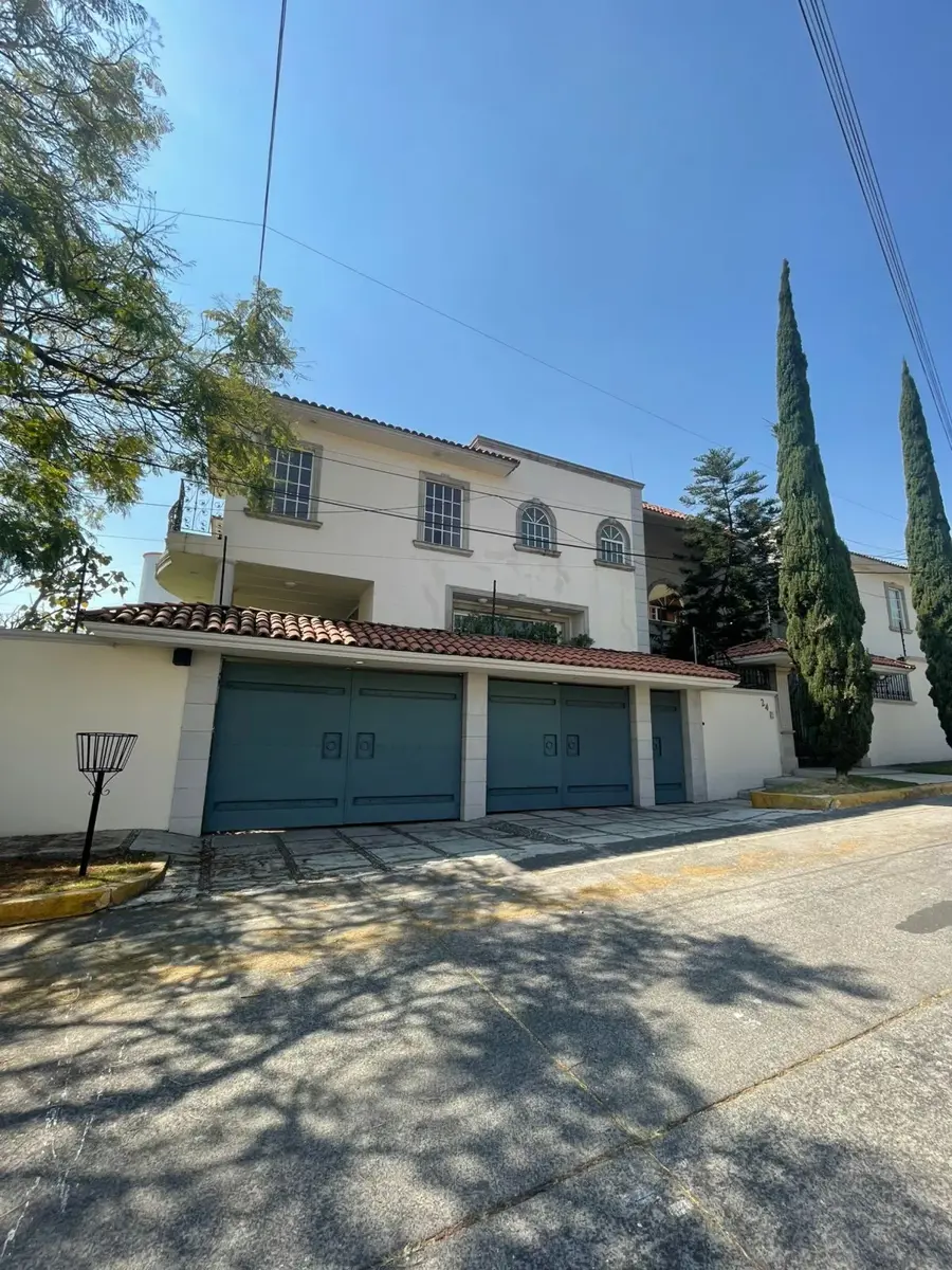 Casa en venta en Ciudad Satelite, Naucalpan de Juárez — foto 1 de 23