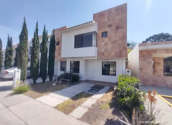 Casa en Renta en Sonterra, Querétaro - Privada Cedros con Amenidades