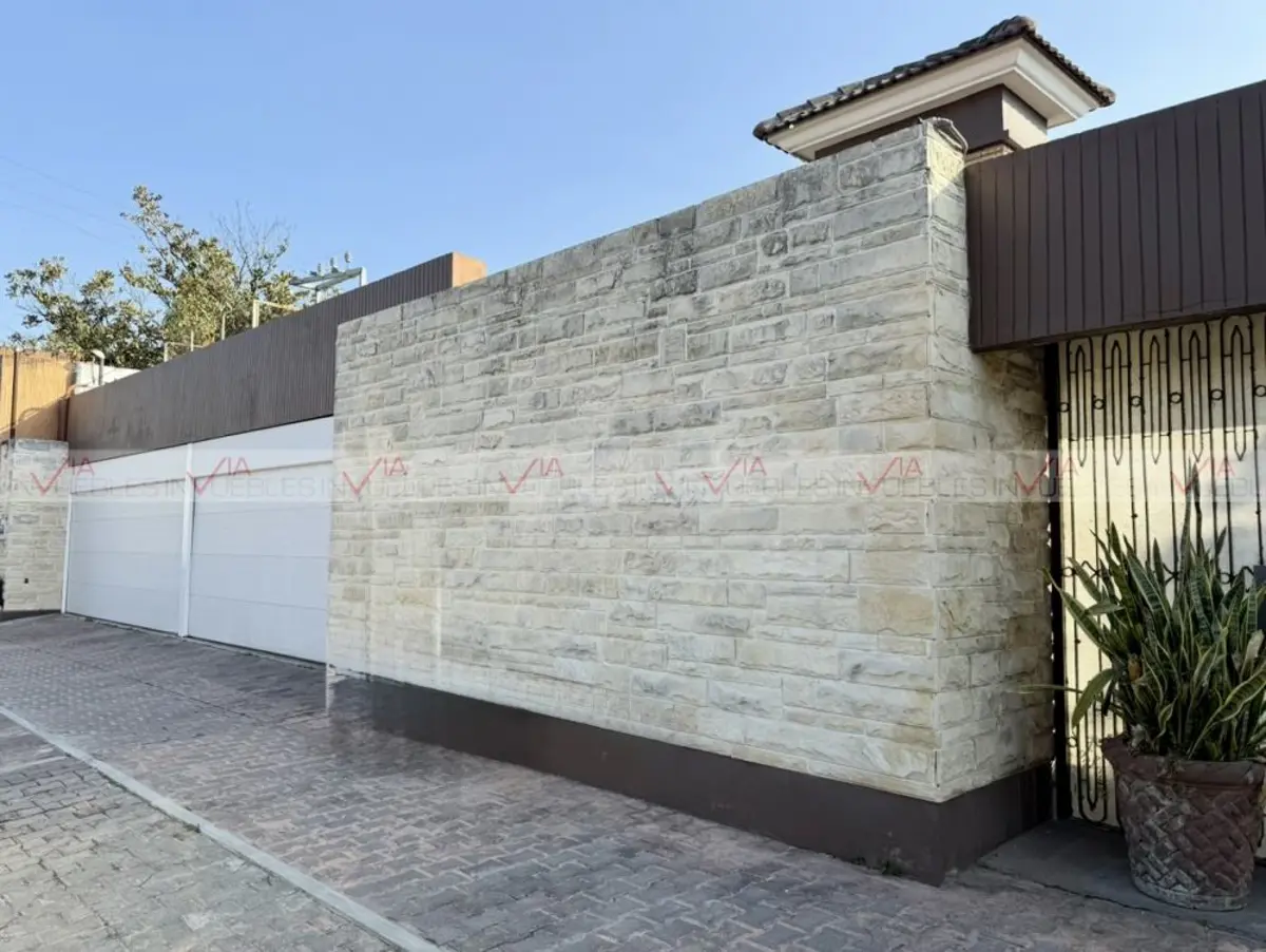 Casa en venta en Del Valle, San Pedro Garza García — foto 1 de 12