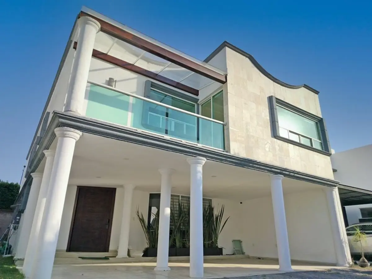 Casa en renta en Lomas de Angelópolis, San Andrés Cholula — foto 1 de 57