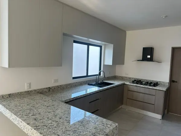 Casa en venta en Los Portales, Torreón — foto 2 de 20