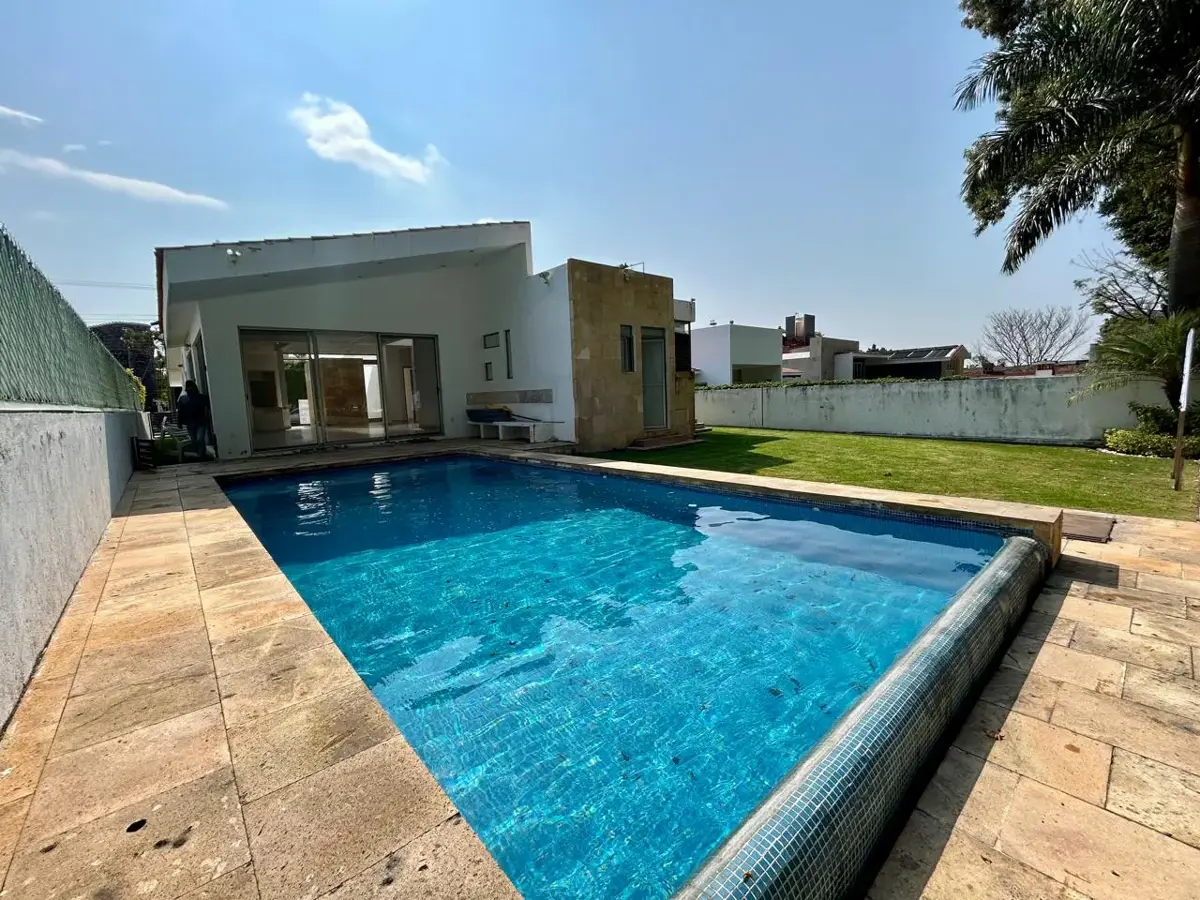 Casa en venta en Lomas de Cocoyoc, Atlatlahucan — foto 1 de 15
