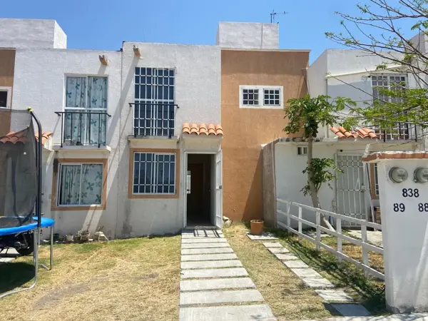Bonita Casa en Venta en Ciudad del Sol, Querétaro