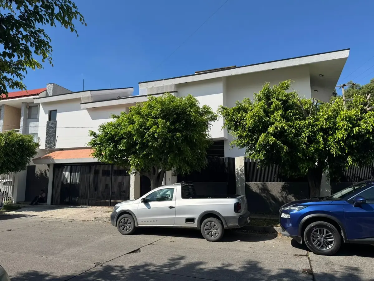 Casa en venta en Arboledas 1a Secc, Zapopan — foto 1 de 18