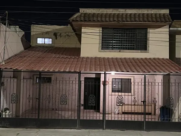 ¡Casa en Venta en Ampliación La Rosita, Torreón!