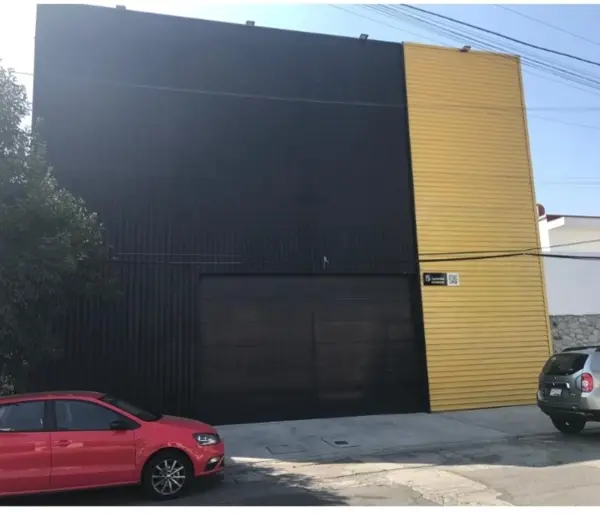 Renta de bodega comercial en La Paz, Puebla con acceso para camiones