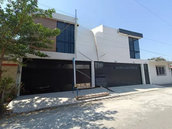 Ampla Casa nueva en boca del rio!