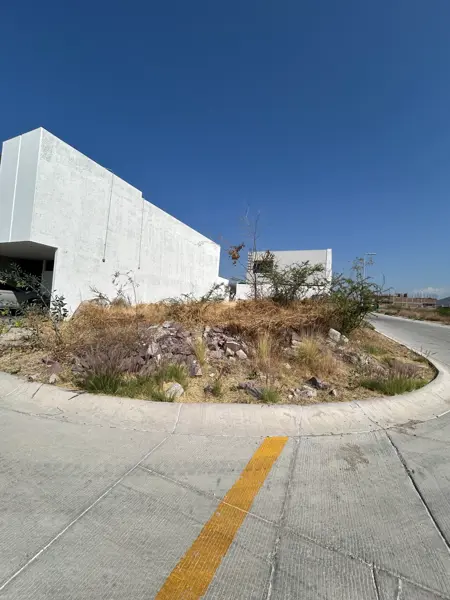 TERRENO EN VENTA EN ESQUINA EN RESIDENCIAL EL MOLINO