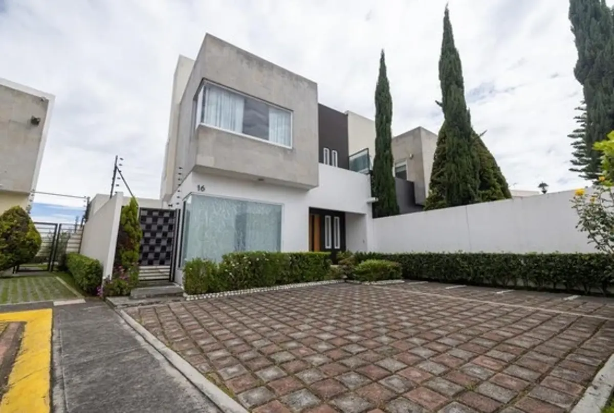 Casa en venta en Residencial Foresta, Metepec — foto 1 de 18