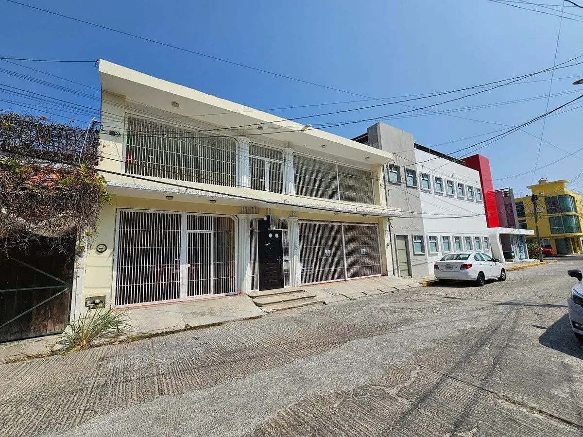 Casa en venta en Jardines de Tuxtla, Tuxtla Gutiérrez — foto 1 de 38
