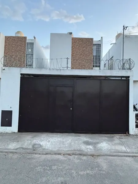 Casa en venta en Lomas Del Sur, Mérida — foto 1 de 18