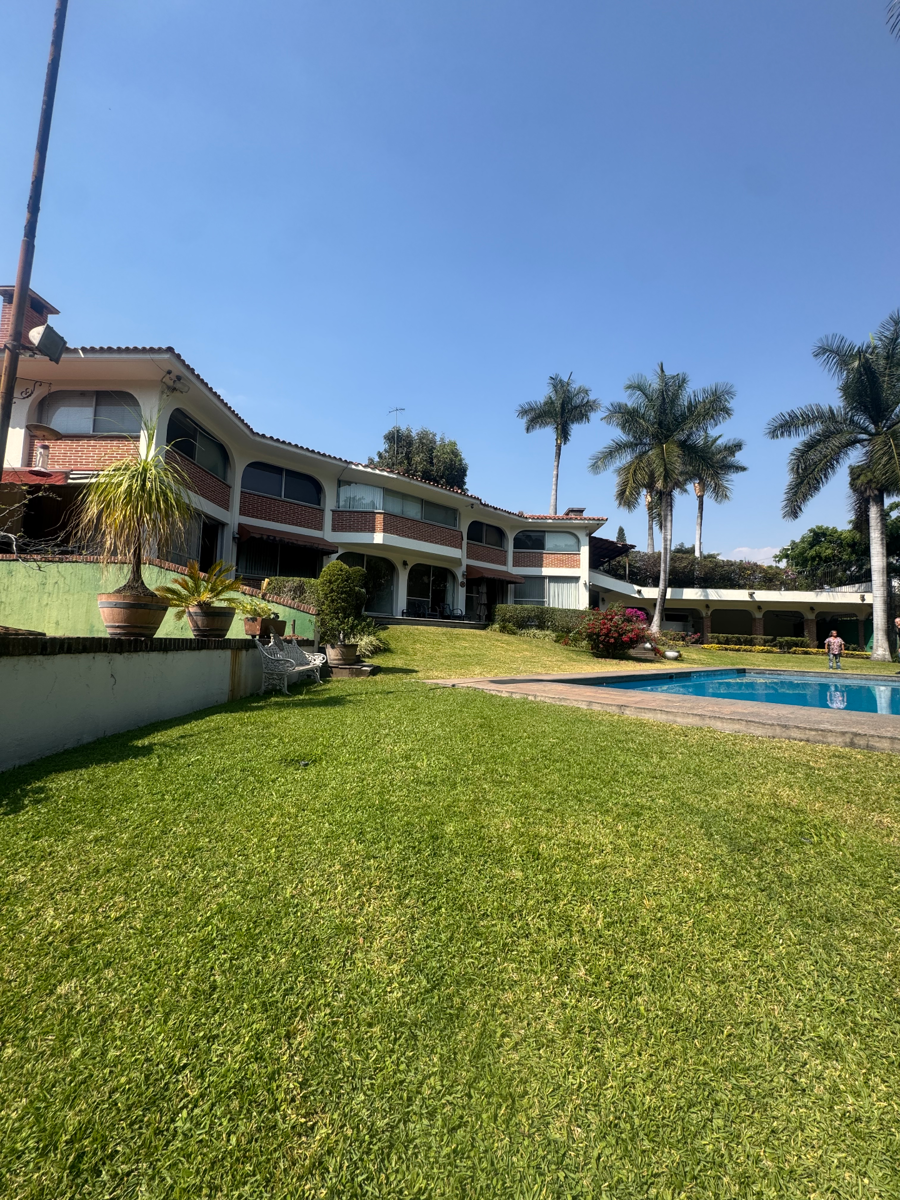 Casa en venta en Vista Hermosa, Cuernavaca — foto 1 de 49