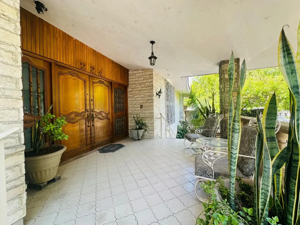 Casa en venta en Del Valle, San Pedro Garza García — foto 1 de 24