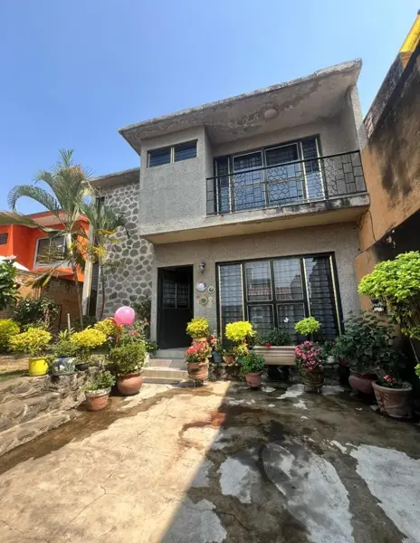 Casa sola en ZONA MUY TRANQUILA en Cuernavaca.