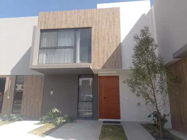 Casa en Venta en Zakia, Querétaro: 3 Recámaras y Excelente Ubicación