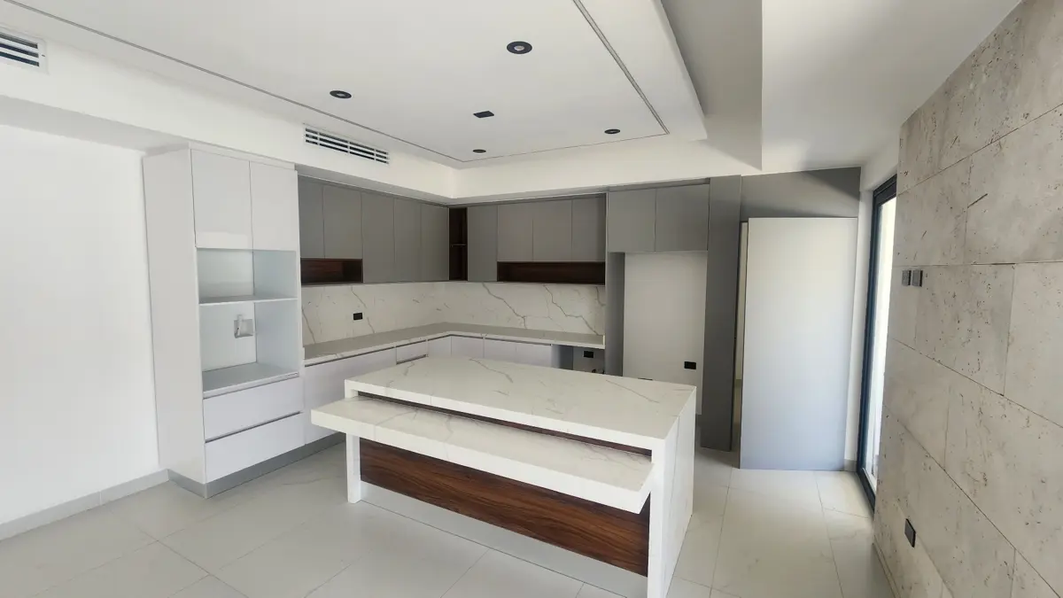 Vista 5 de Casa en Venta con alberca en Las Villas