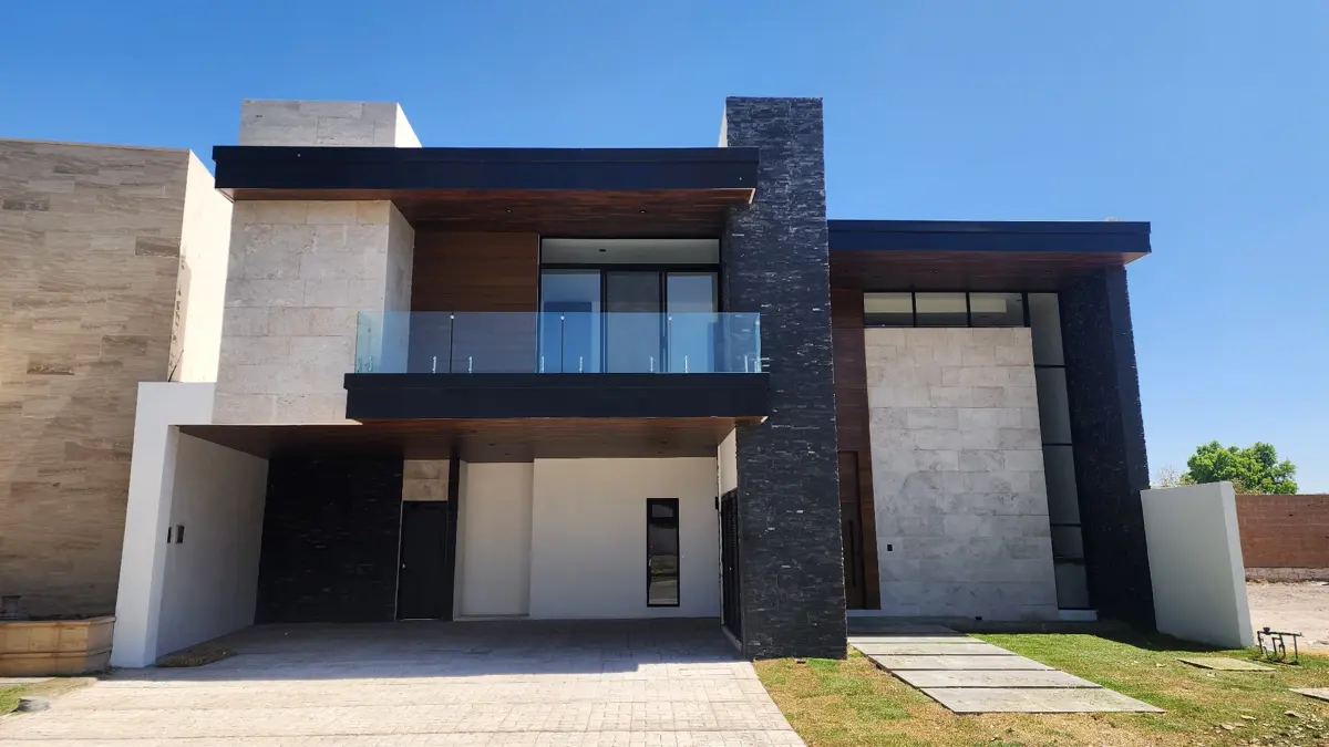 Casa en Venta con alberca en Las Villas Casa en Venta con alberca en Las Villas