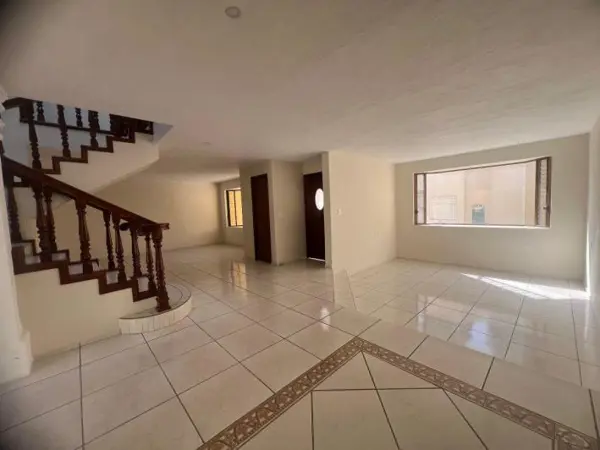 Casa en renta en La Estancia, Zapopan — foto 2 de 4