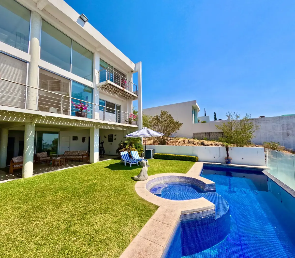 Casa en venta en Burgos, Temixco — foto 1 de 18