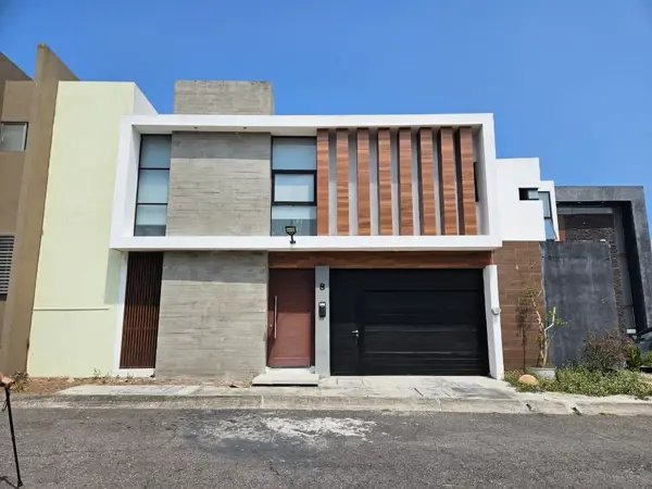 Casa en Lomas Residencial. (circuito Lomas del Mar) Precio: $ 4,350,000 Pesos