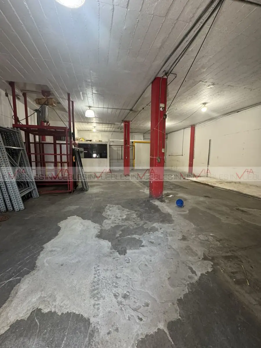 Bodega en renta en Mercado de Abastos Poniente, Santa Catarina — foto 1 de 15