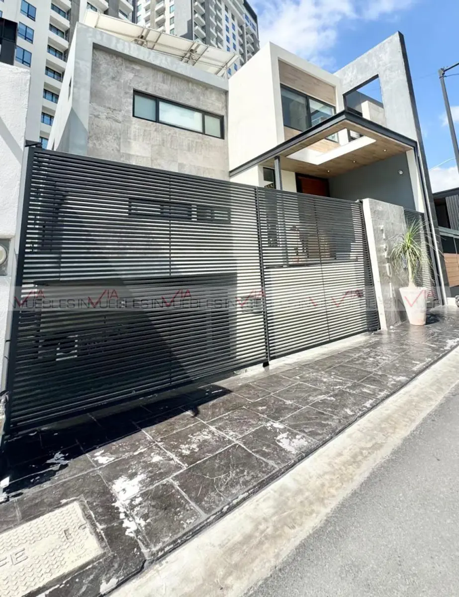 Casa en venta en El Paraíso, Santa Catarina — foto 1 de 12
