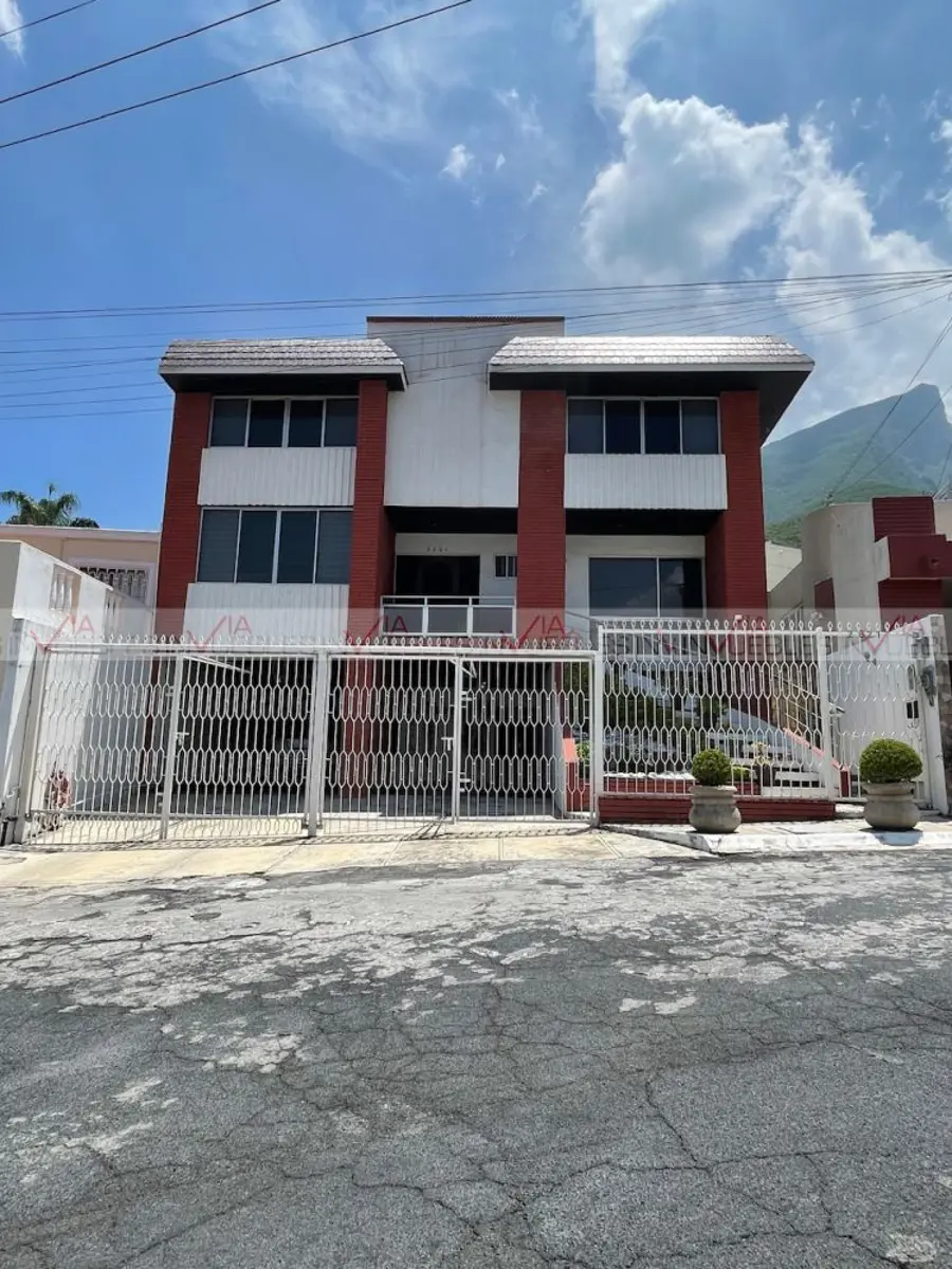 Casa en venta en Contry la Silla, Guadalupe — foto 1 de 14