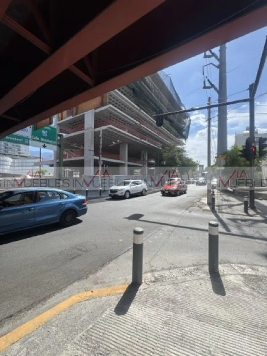 Local en renta en Monterrey Centro, Monterrey — foto 1 de 12