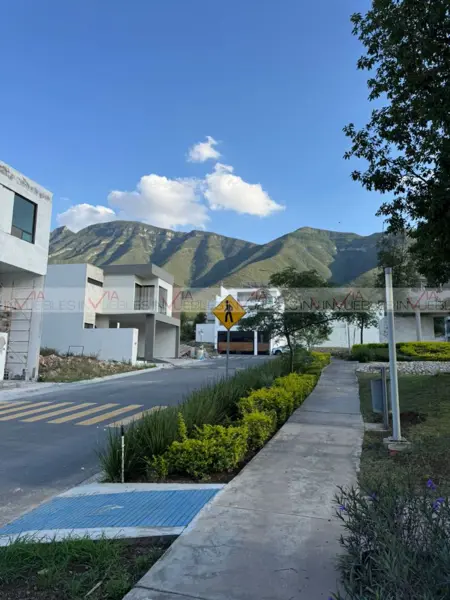 Terreno en venta en La Montaña, García — foto 2 de 10